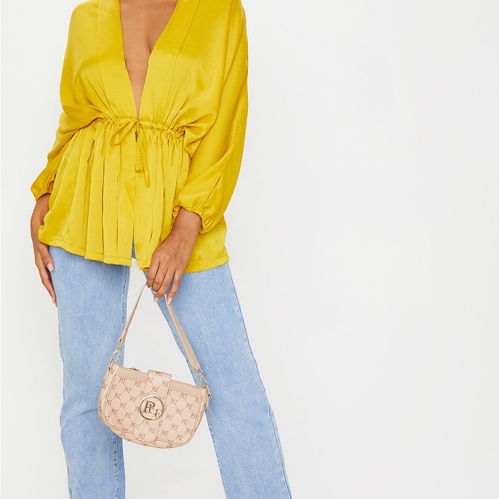 Prettylittlething Flowy Top - Picture 8 of 9